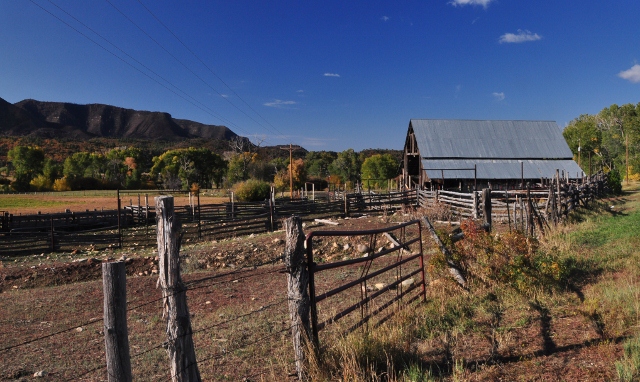 barn on Echo Basin Road